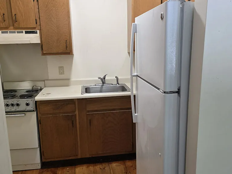 14 Main St #10 — Photo 7
