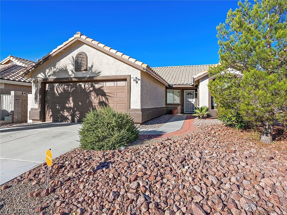 1st image of 2627 Cactus Hill Dr