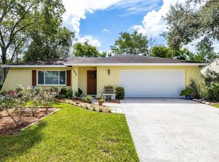 17905 Rivendel Rd, Lutz, FL 33549