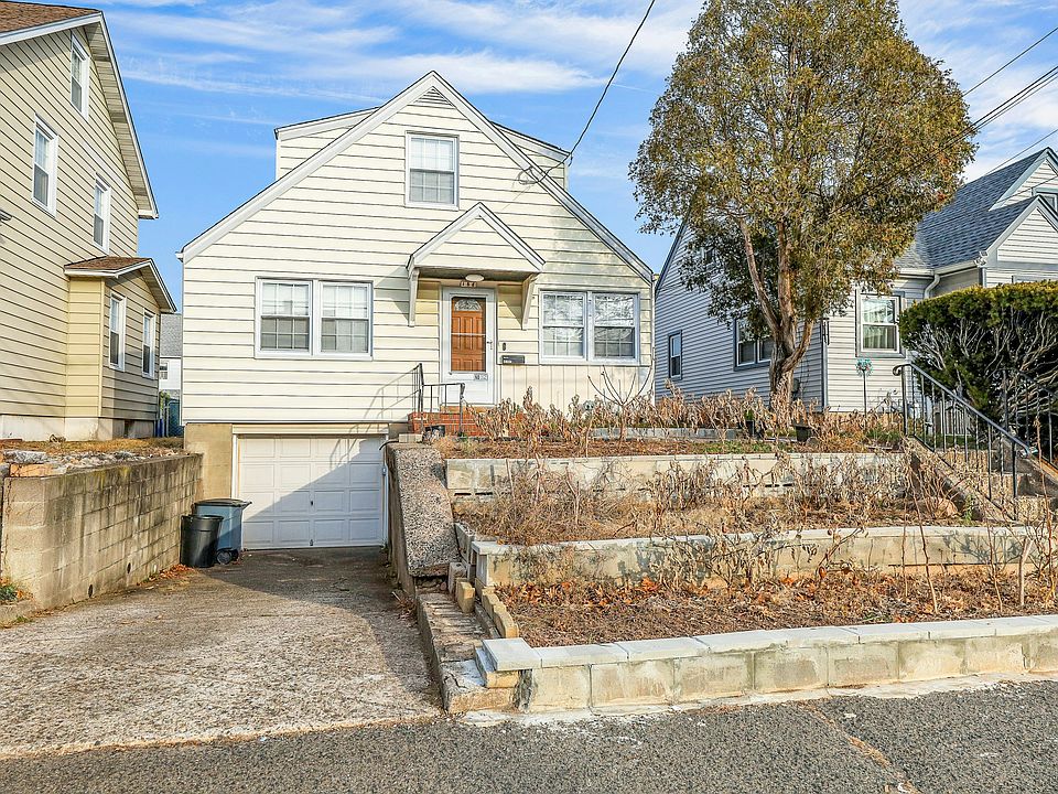 1st image of 188 Luddington Ave