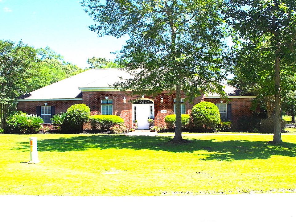1st image of 2423 Bon Ton Dr