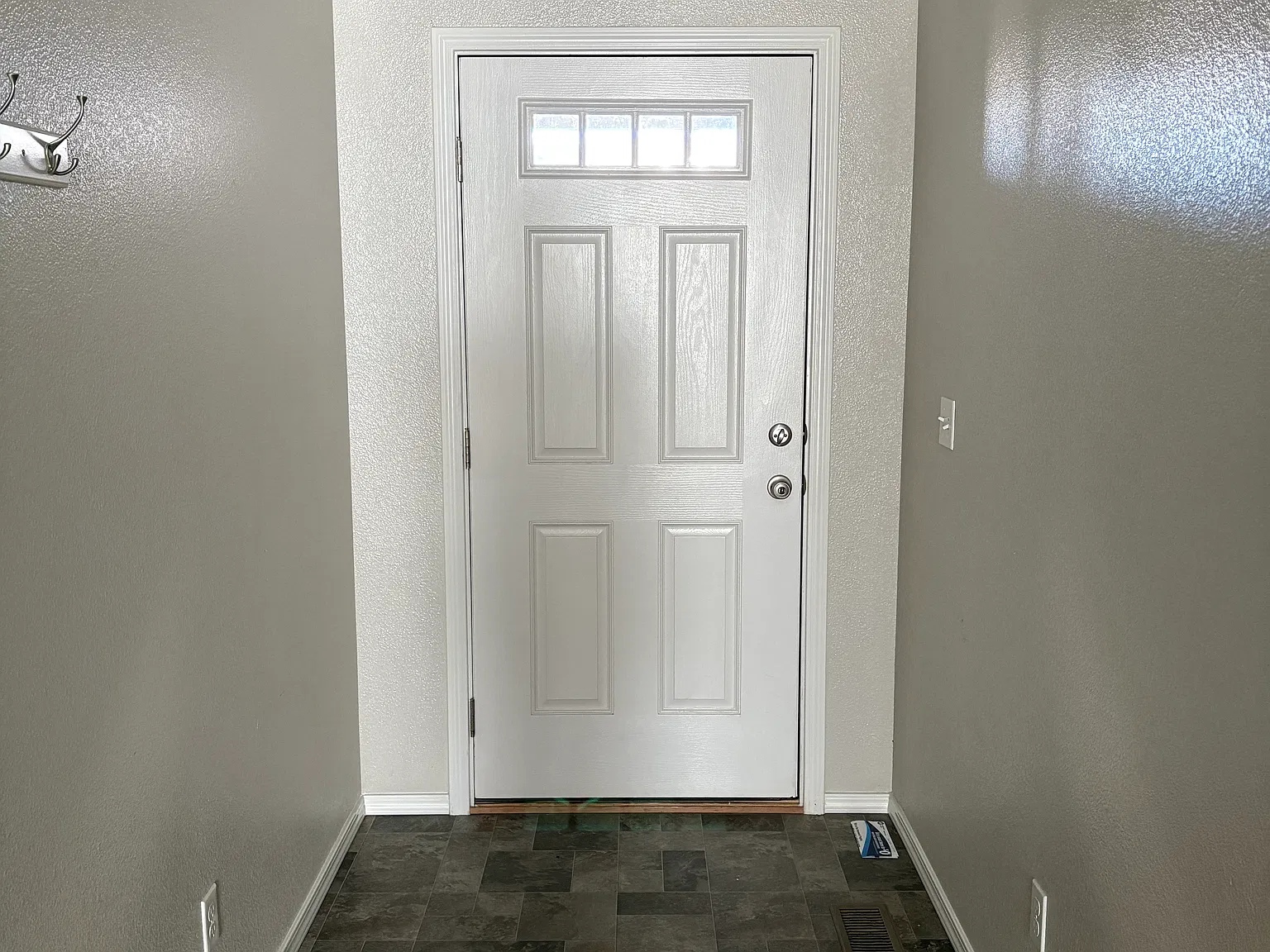 4 bed, 1696 sqft, $2,300 — Photo 4