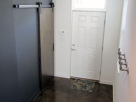4th image of 1538 W 42nd St