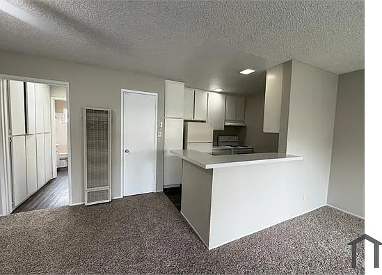 433 Fleming Ave E — Photo 3