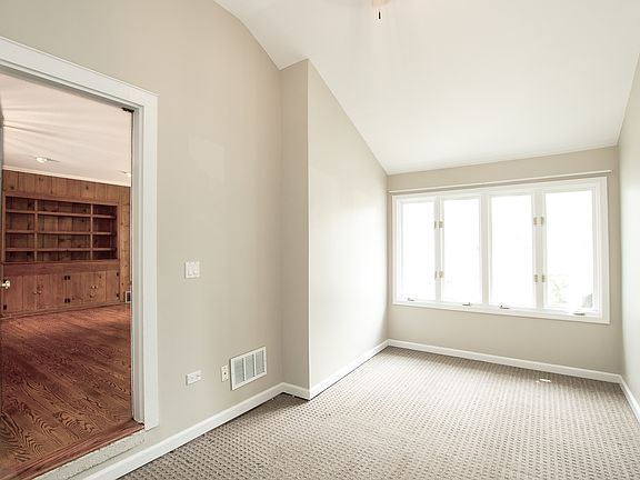 5th image of 1360 Woodland Dr