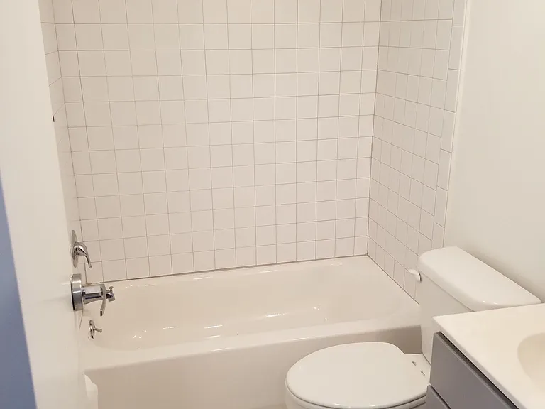 2231 Bryn Mawr Ave #12 — Photo 8
