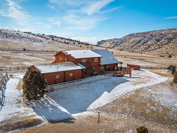 4th image of 1460 Horseshoe Gulch Rd