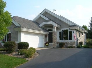 528 Wildflower Rd, Burnsville, MN 55306