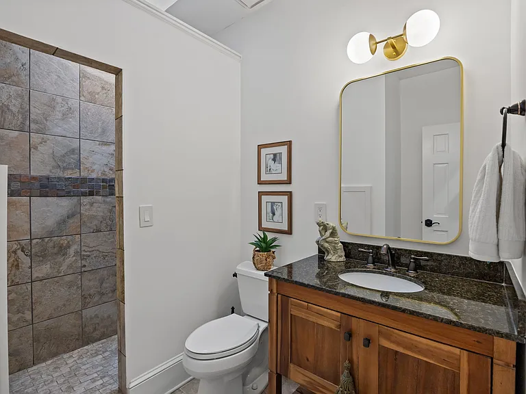 7322 Swansea Ln — Photo 7