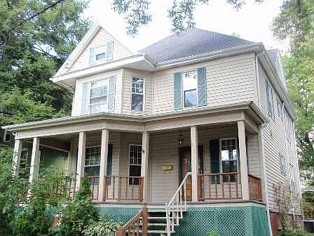 2nd image of 612 Front St