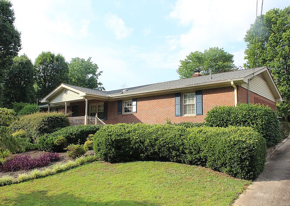 1st image of 14 Fontana Dr