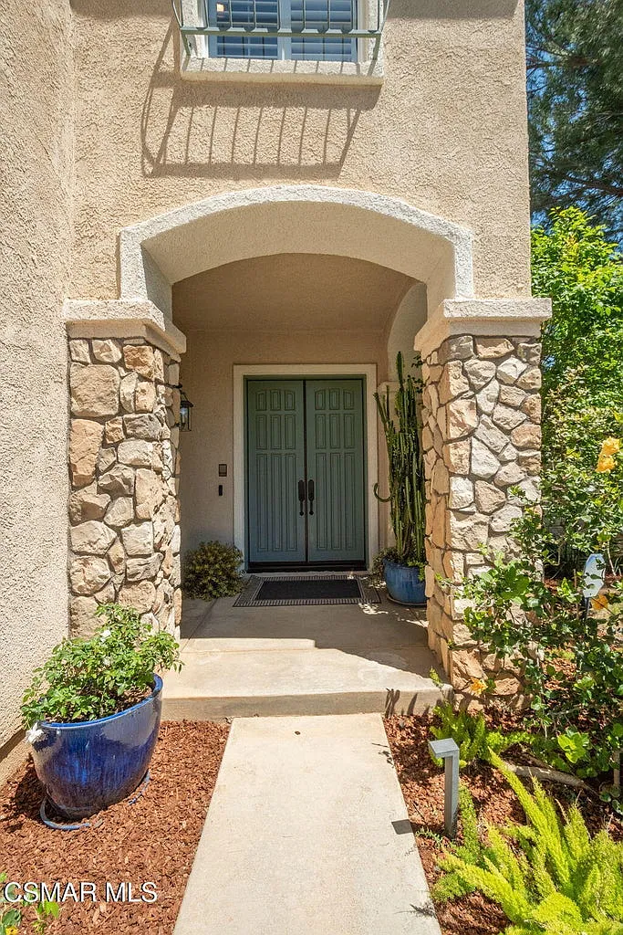 5 bed, 4.5 bath, 3395 sqft, $7,500 — Photo 2