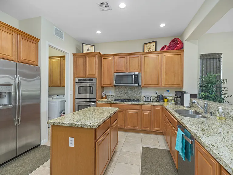 81126 Avenida Lorena — Photo 14