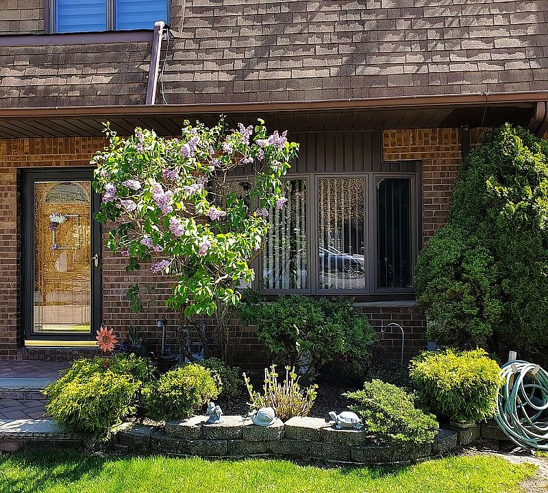 1st image of 860 Sheldon Ave