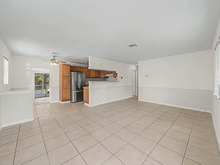 301 SE 21st Ave — Photo 5
