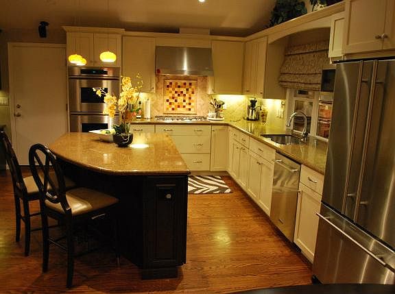 4th image of 5048 Elmwood Dr