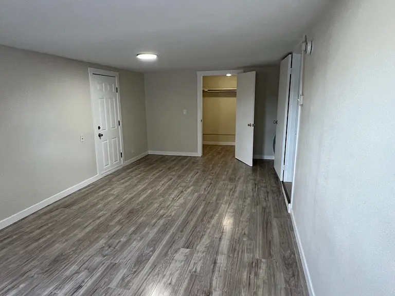 720 E Main St — Photo 10