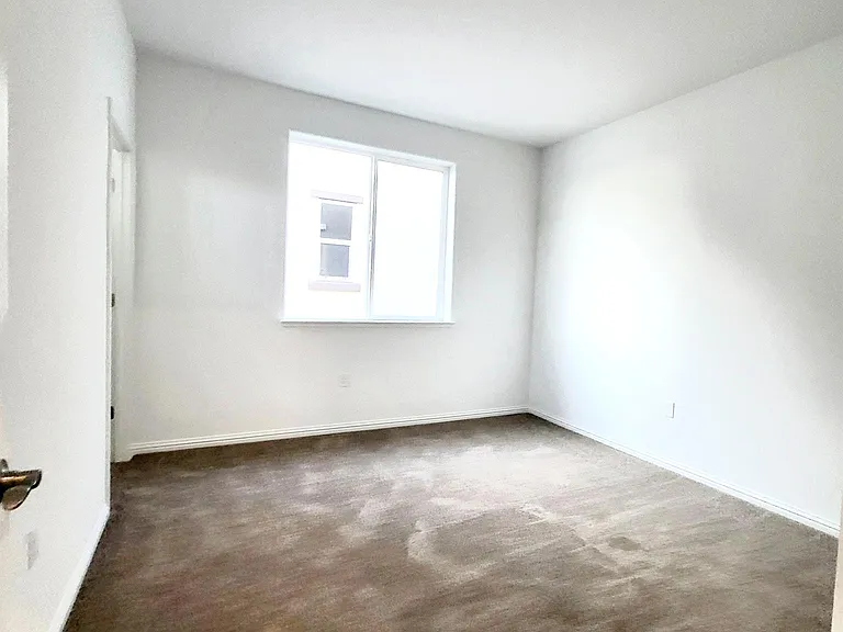 2733 Penrose Ln — Photo 21