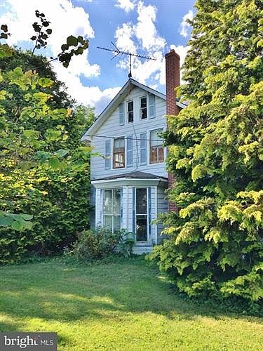 2nd image of 2323 Rockspring Rd