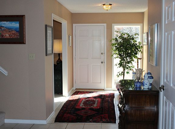 2nd image of 112 Oakwood Cir