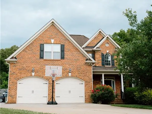 6407 Calvary Way, Thomasville, NC 27360