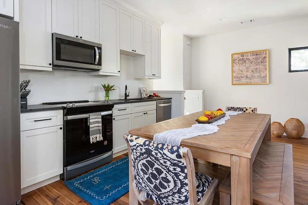 1 bed, 750 sqft, $3,800 — Photo 3