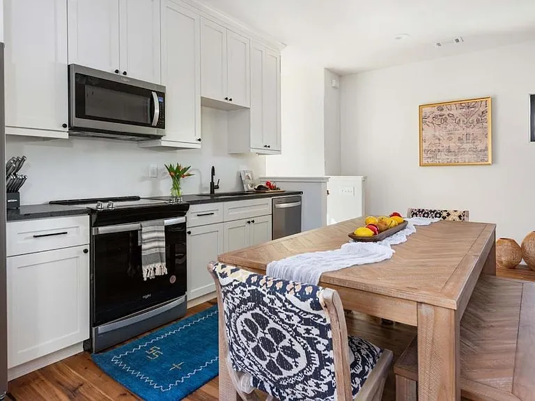 512 Rock Springs Rd NE #CH — Photo 3