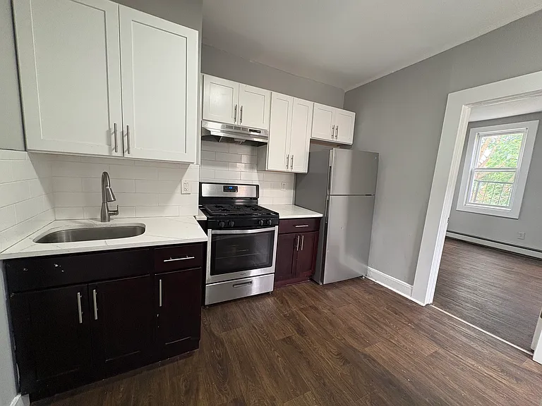 228 S 5th St #2A — Photo 2