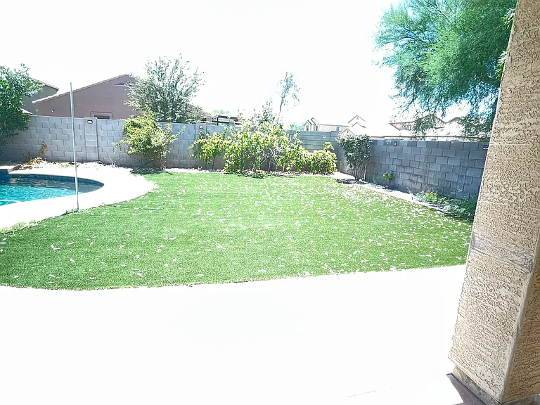 1121 E Jahns Dr — Photo 19