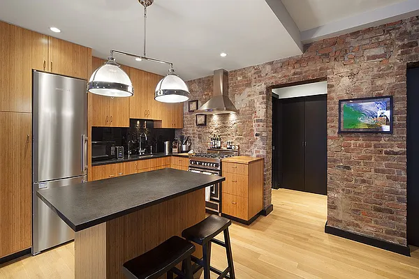 Rented by SP Realty | media 10