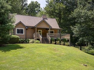 136 Viking Trl, Hendersonville, NC 28739