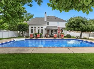 3912 SW Manhattan Ave, Blue Springs, MO 64015
