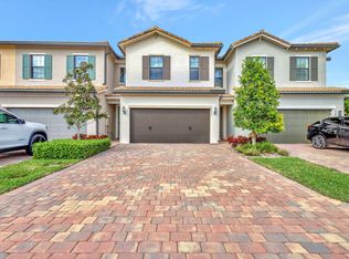 8275 Catria Ln, Lake Worth, FL 33467