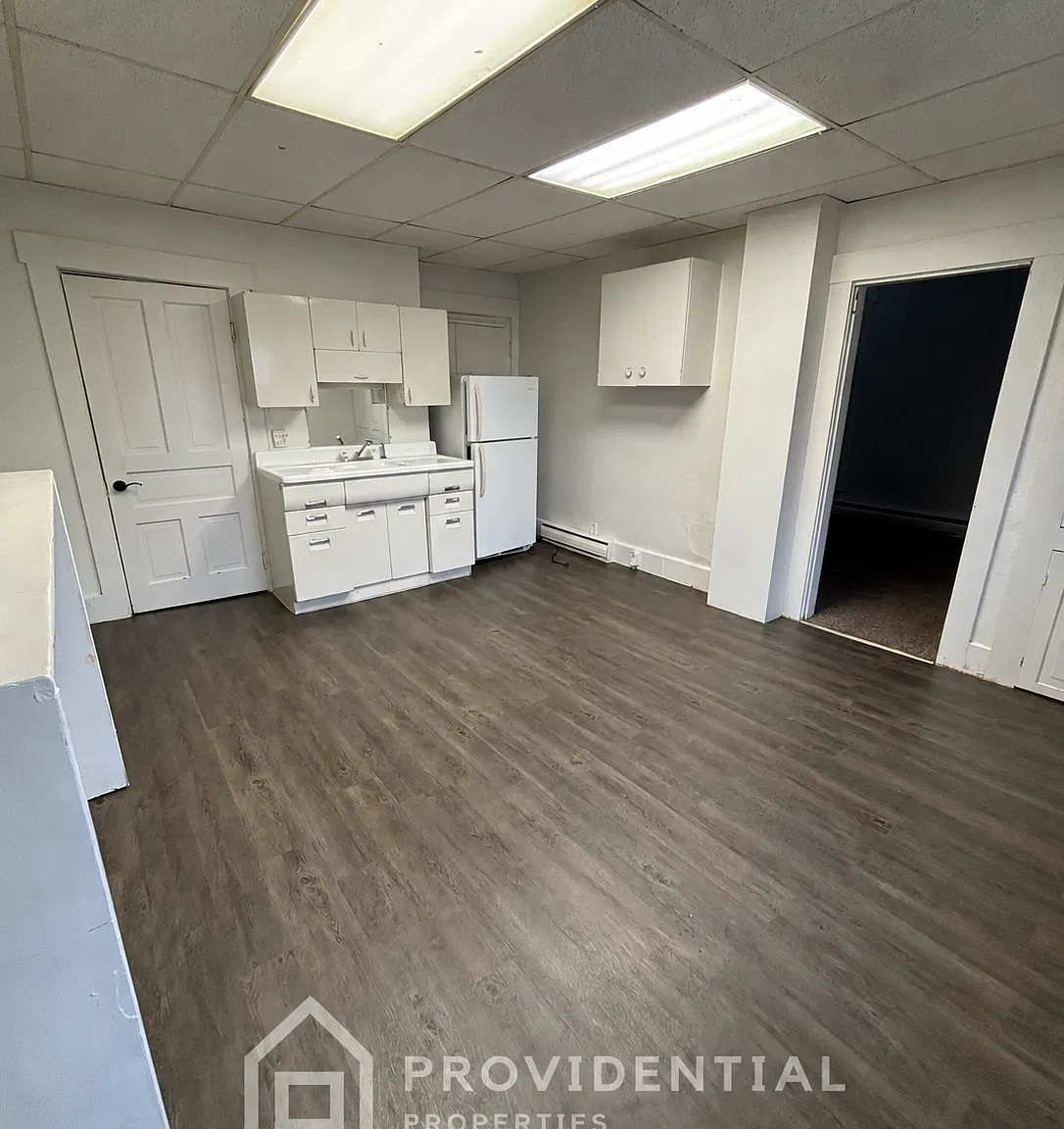 Affordable 1-Bedroom, 1-Bath Triplex Unit in Winchester — Photo 3