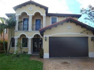 8806 NW 139th Ter, Miami Lakes, FL 33018