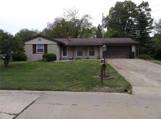 33 Concord Dr, Fairview Heights, IL 62208