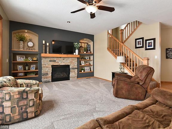 4th image of 995 Barnes Lake Dr