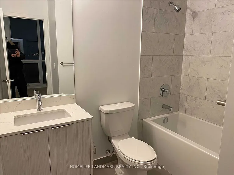 36 Manor Rd E #312 — Photo 10