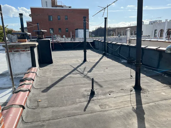 30 Avenue O image 4 of 5