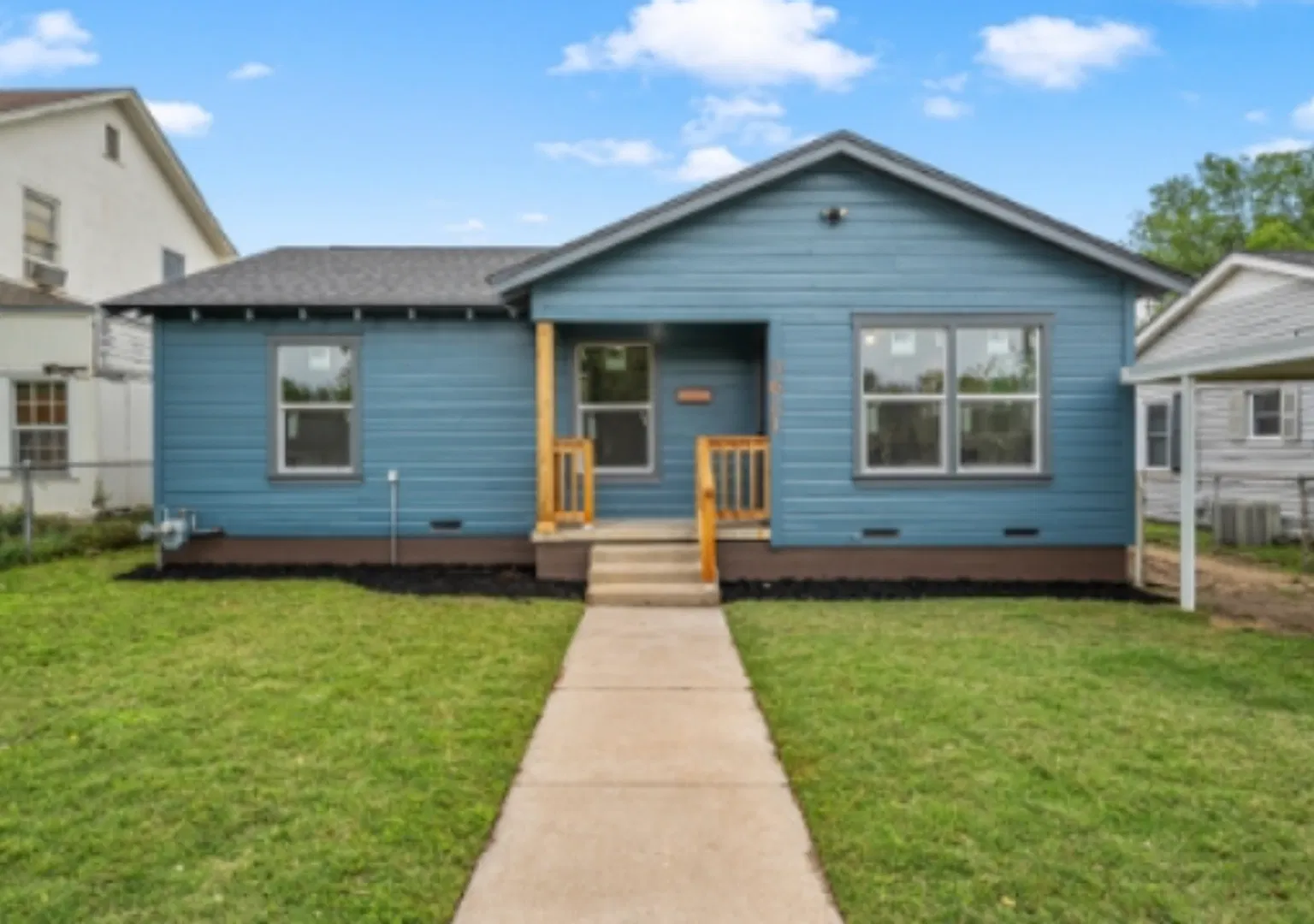 Remodeled 3 Bed 1.5 Bath For Lease! — Photo 1