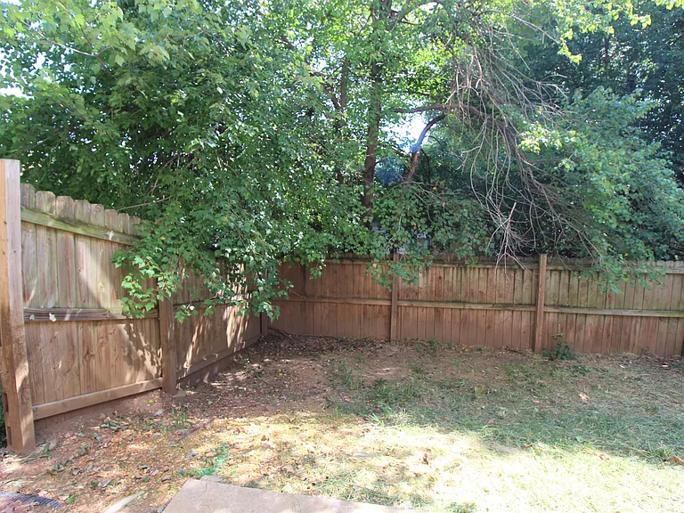 2060 N Leverett Ave #5 — Photo 15