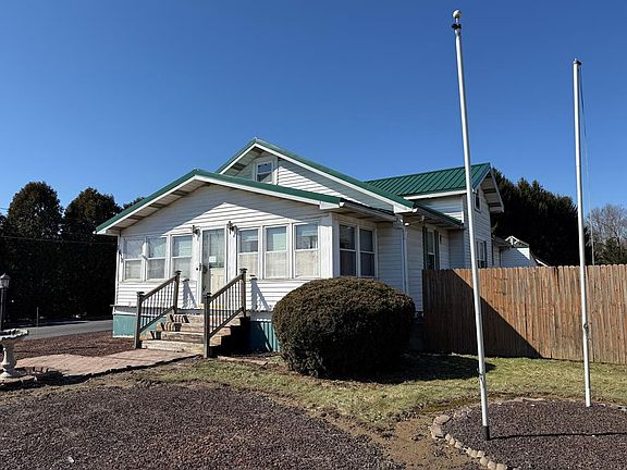 4th image of 1678 Pittsburgh Rd