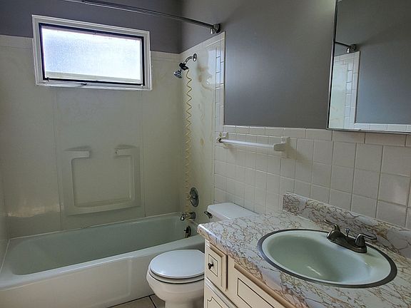 4th image of 2301 S 14th St #B1