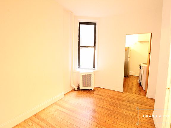 4th image of 120 Mac Dougal St #12
