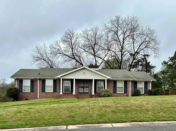 2516 Woodmere Dr, Vestavia Hills, AL 35226