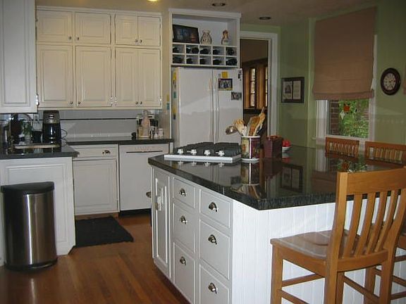 4th image of 1760 E Yalecrest Ave