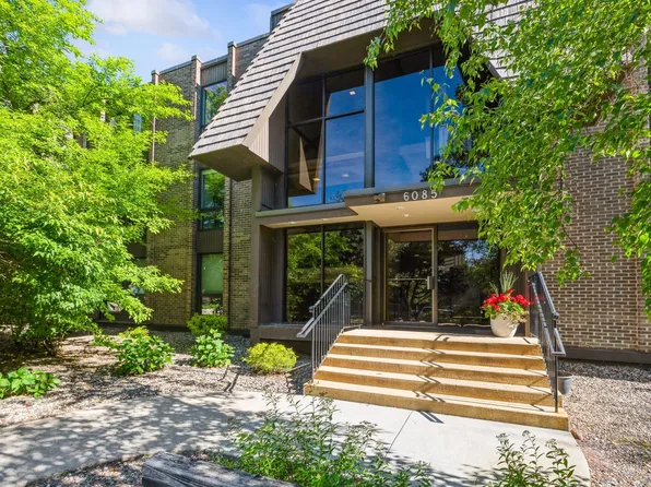 6085 Lincoln Dr APT 219, Edina, MN 55436