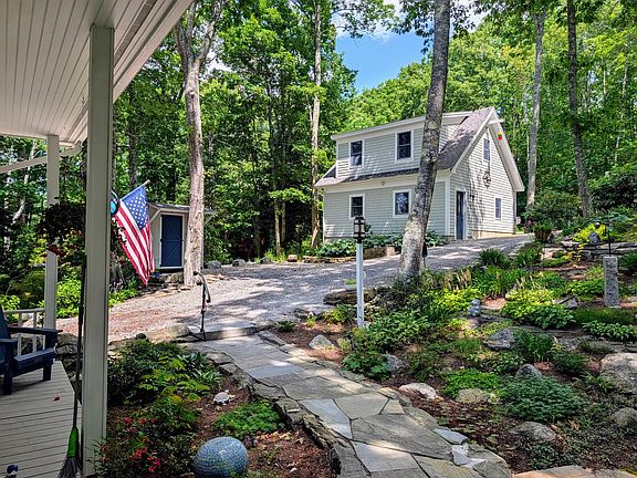 3rd image of 64 John Gay Road