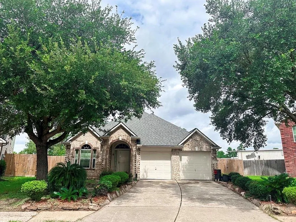 11815 Champions Grove Ln