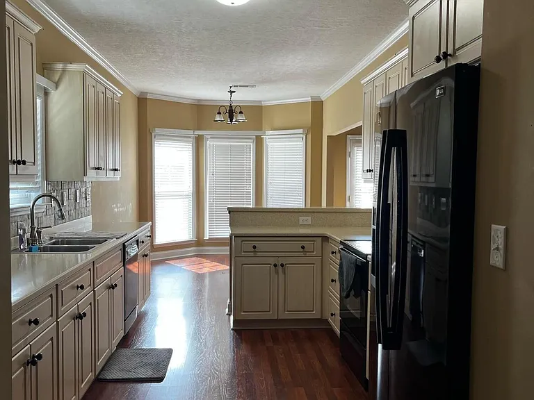 1100 Autumn Blaze Ln — Photo 9